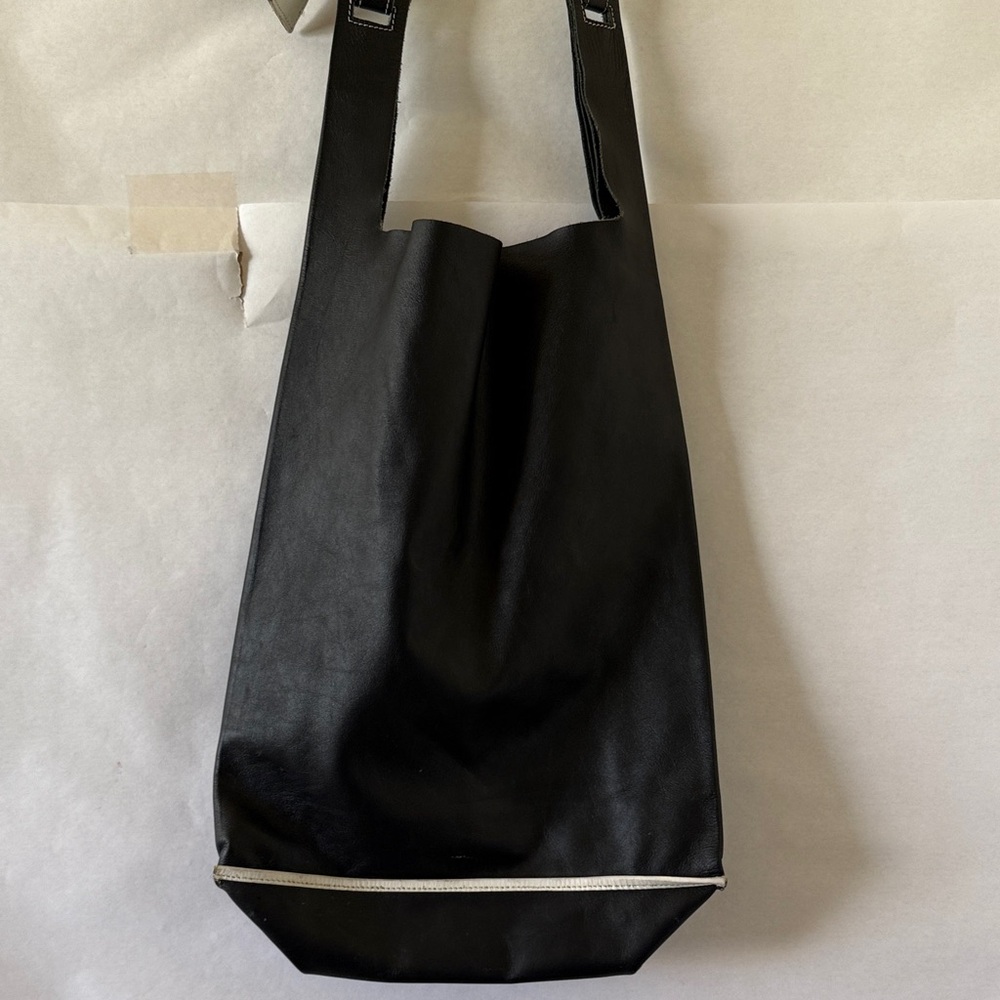 Lumi Leather Shoulder Bag Black Minimalist Slouchy Unlined Quiet Luxury Purse - Picture 9 of 16